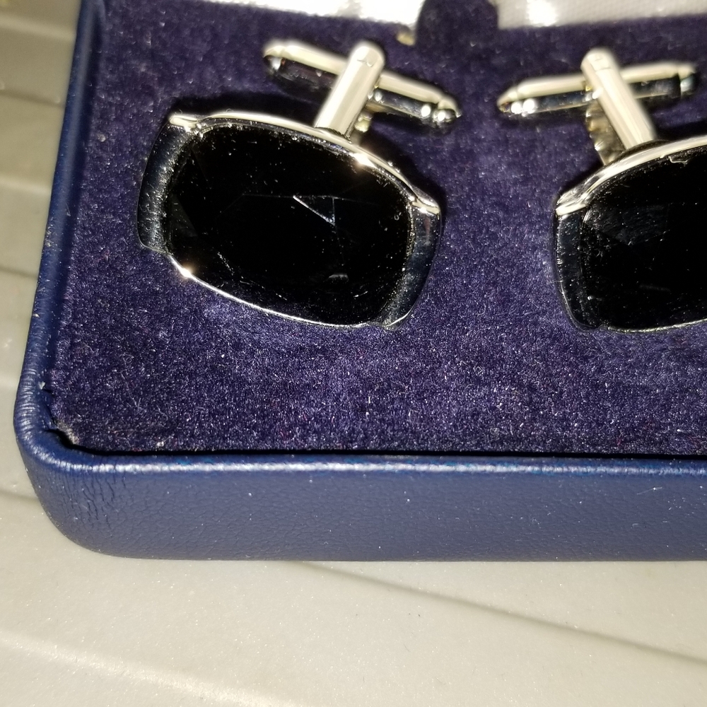 Cuff links - Picture 3 of 4